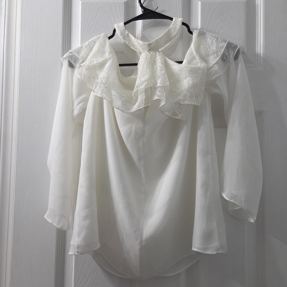 Alice + Olivia Ivory Ruffle Detail Blouse - Picture 4 of 5